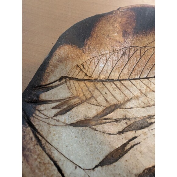 Vintage Stoneware Pottery Dish, Leaf Wall Hanging - Picture 8 of 10